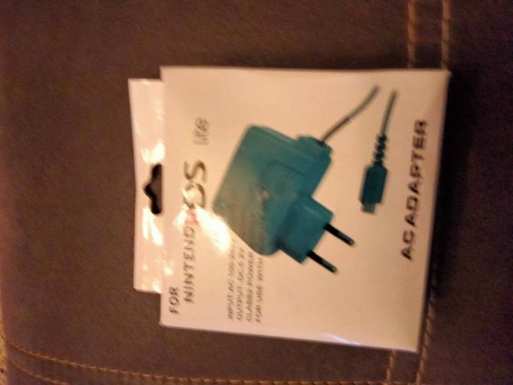 nintendo ds lite lader en spelletjes, Games en Spelcomputers, Spelcomputers | Nintendo DS, Gebruikt, DS Lite, Overige kleuren