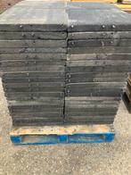 106 vochtdoorlatende rubberen matten 50x50x4,5cm, Ophalen, Gebruikt