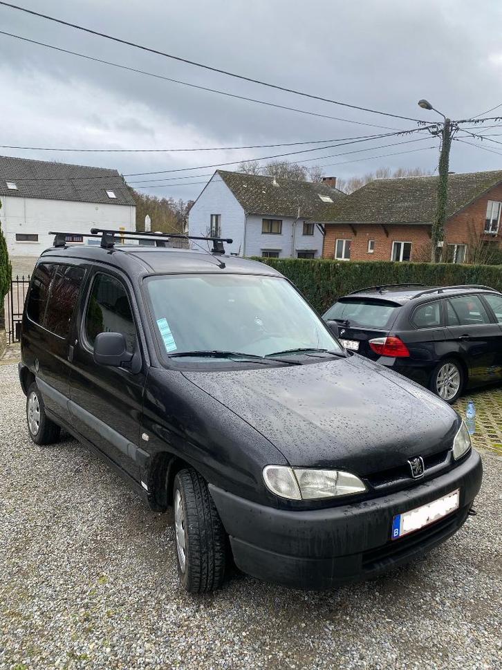 Camionette utilitaire, Autos, Peugeot, Particulier, Partner, Airbags, Barres de toit, Capteur de stationnement, Radio, Attache-remorque