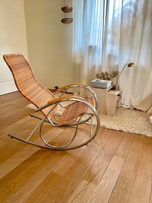 Vintage rotan schommelstoel uit de jaren 70  in goede staat, Huis en Inrichting, Fauteuils, Zo goed als nieuw, Metaal, Ophalen