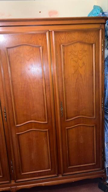 Grande Armoire vintage encore en etat d’utilisation, Enlèvement