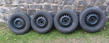 Set van 4 Mercedes W124 15 inch plaatmetalen velgen beschikbaar voor biedingen