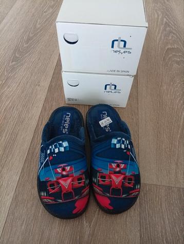 Pantofels  beschikbaar voor biedingen