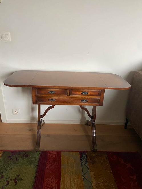 Notenhout hangoortafel van Bevan Funnell, Huis en Inrichting, Tafels | Sidetables, Zo goed als nieuw, Rechthoekig, Ophalen