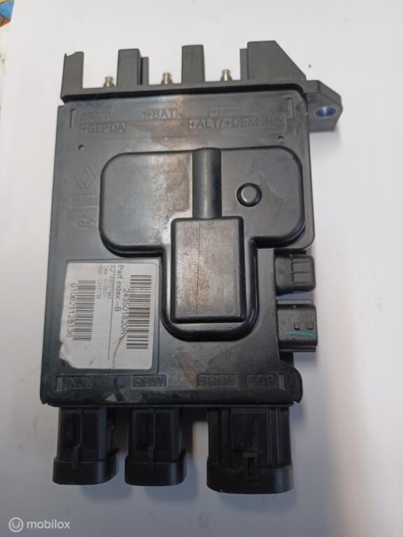 Zekeringskast Renault volkel upc Trafic 3     243501820r, Auto-onderdelen, Elektronica en Kabels, Renault, Gebruikt, Ophalen of Verzenden