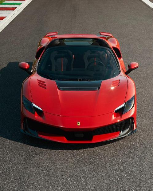 Hypercar te huur met chauffeur — Ferrari 296 GTB, Auto's, Ferrari, Particulier, 296 GTB, Hybride Elektrisch/Benzine, Rood, Overige kleuren