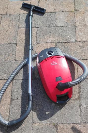 Miele "cat en dog plus" krachtige stofzuiger , Modell: S511. beschikbaar voor biedingen