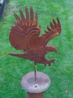 Een roestige gietijzeren adelaar op een smeedijzeren standaa, Tuin en Terras, Ophalen, Nieuw