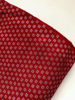 tissu fin rouge foncé avec petits carrés gris, Coton, 30 à 120 cm, Neuf, Rouge