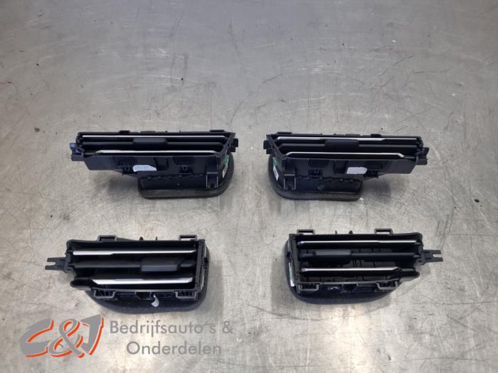 Grille aération tableau de bord d'un Ford Transit Custom, Autos : Pièces & Accessoires, Tableau de bord & Interrupteurs, Ford