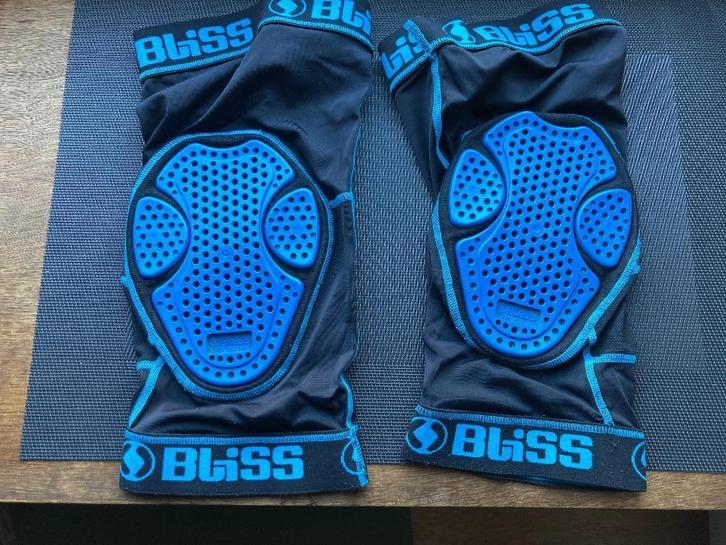 Genouillères vélo BLISS taille L, Vélos & Vélomoteurs, Accessoires vélo | Autres Accessoires de vélo, Comme neuf, Enlèvement ou Envoi