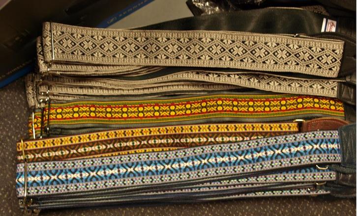 Honderden verschillende gitaarriemen op voorraad, Muziek en Instrumenten, Instrumenten | Toebehoren, Nieuw, Elektrische gitaar