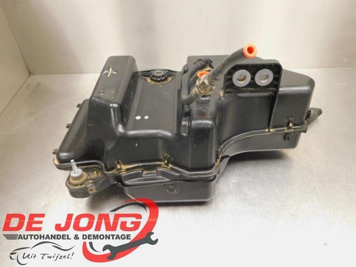 Réservoir Adblue d'un Ford Focus, Autos : Pièces & Accessoires, Systèmes à carburant, Ford, Utilisé, 3 mois de garantie, Enlèvement ou Envoi