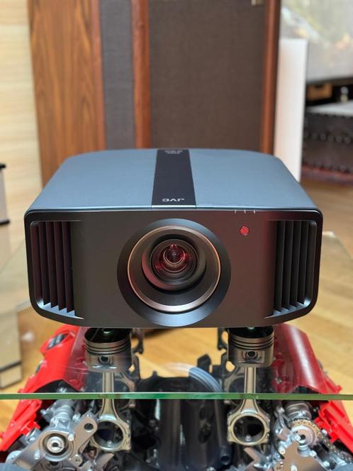 JVC DLA-NZ7 8K beamer, Audio, Tv en Foto, Beamers, Gebruikt, Ophalen