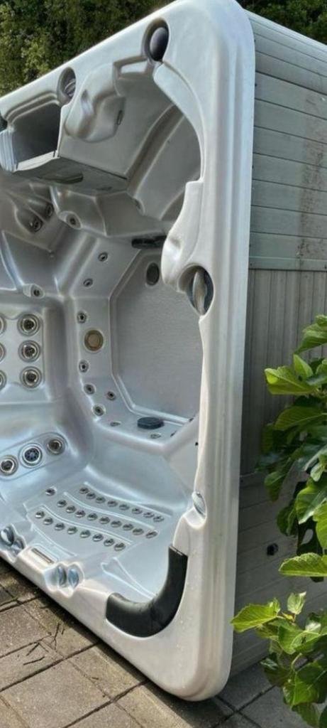 Luxe 8persoons jacuzzi overcompleet 3450, Tuin en Terras, Bubbelbaden en Hottubs, Zo goed als nieuw, Ophalen of Verzenden