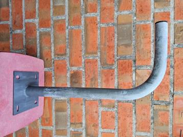 Muurbeugel satelliet planten hanger beschikbaar voor biedingen