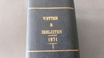 Wetten & besluiten 1971  beschikbaar voor biedingen