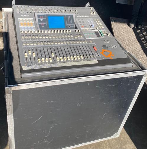 Mixtafel yamaha 02R, Muziek en Instrumenten, Mengpanelen, Zo goed als nieuw, 20 kanalen of meer, Microfooningang, Ophalen