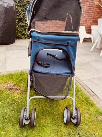 Dierenbuggy beschikbaar voor biedingen
