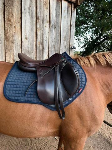 Selle d'obstacle Prestige marron 17 inch, Animaux & Accessoires, Enlèvement ou Envoi, Comme neuf, Obstacle