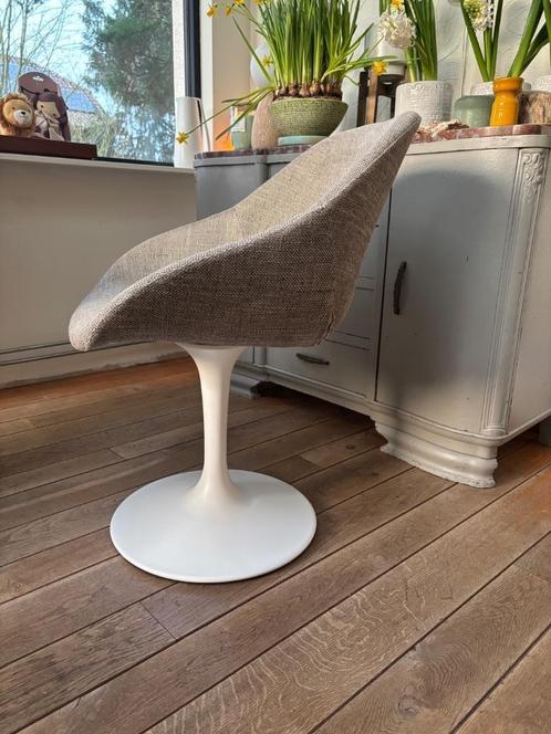 stoel op draaipoot tulip, Huis en Inrichting, Stoelen, Nieuw, Vijf, Zes of meer stoelen, Metaal, Stof, Wit, Ophalen