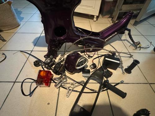 Honda chally cf 50 kader a klasse, Fietsen en Brommers, Brommers | Honda, Ophalen