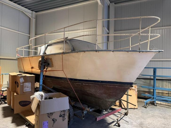 Vissersboot / garnaalboot, Watersport en Boten, Vis- en Consoleboten, Gebruikt, 3 tot 6 meter, Binnenboordmotor, Polyester, Ophalen