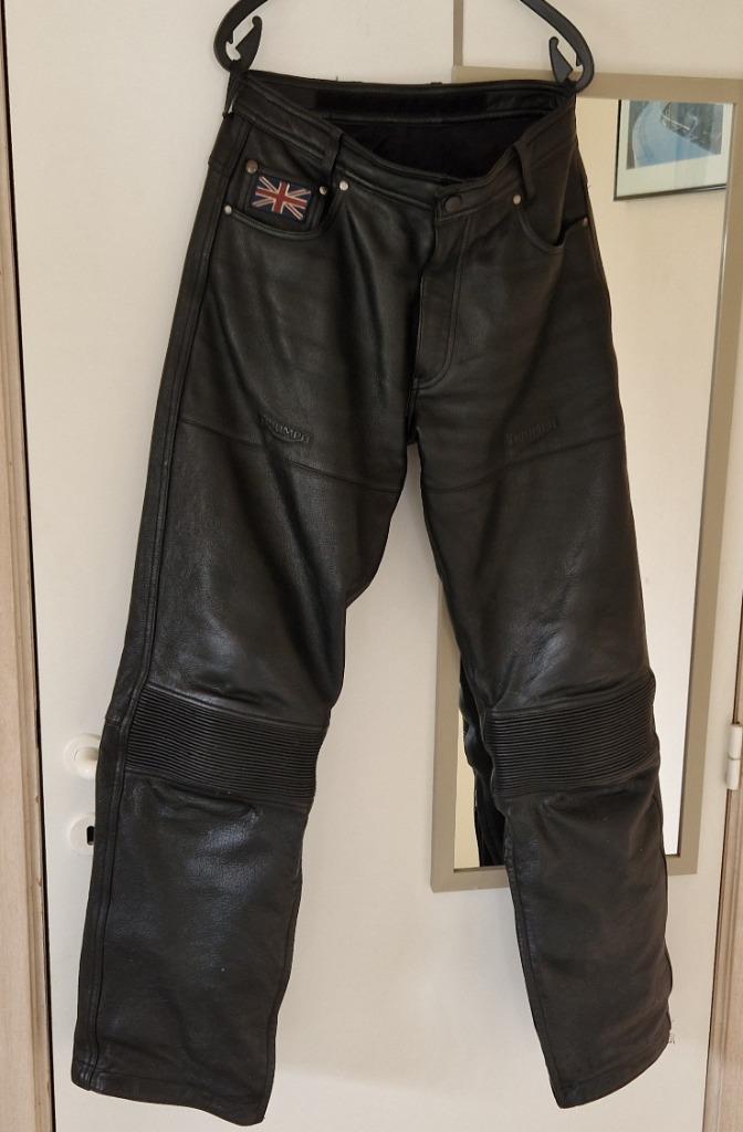 Motorbroek👍TRIUMPH🇬🇧👍Leder👍m: 29-32, Motoren, Kleding | Motorkleding, Broek | leer, Ophalen of Verzenden