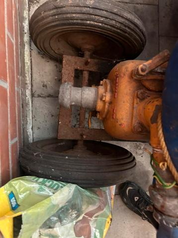 Waterpomp  beschikbaar voor biedingen