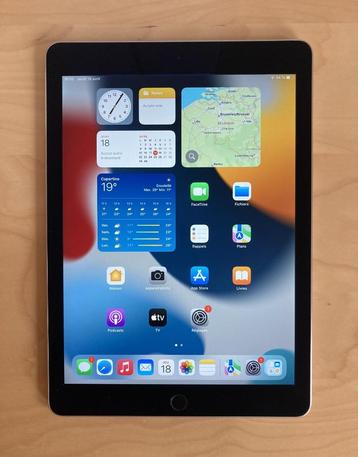 Apple iPad Air 2 Wi-Fi 64GB Space Gray + Housse Cuir