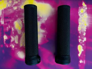 Fietshandvatten / MTB grips lock-on – stuur handvatten 22mm beschikbaar voor biedingen