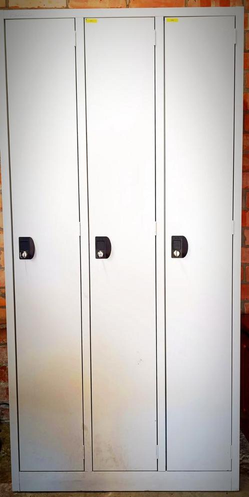 Buitenkans! 3 Lockers met sleutel en hangers. Garage Verkoop, Huis en Inrichting, Kasten | Lockerkasten, Zo goed als nieuw, Ophalen
