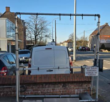 Metalen frame voor banner beschikbaar voor biedingen