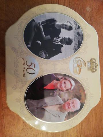 Boîte 50 ans de mariage roi Albert II, Enlèvement ou Envoi, Comme neuf, Biscuits