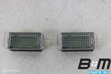 Set voetenruimteverlichting Audi A6 4G Limo 4E0947415 beschikbaar voor biedingen