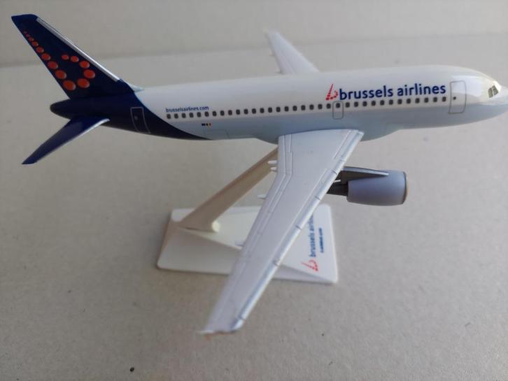 Brussels Airlines - 2 schaalmodellen, Verzamelen, Luchtvaart en Vliegtuigspotten, Nieuw, Schaalmodel, Ophalen of Verzenden