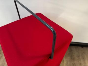 Bejot verrijdbare poef rood beschikbaar voor biedingen