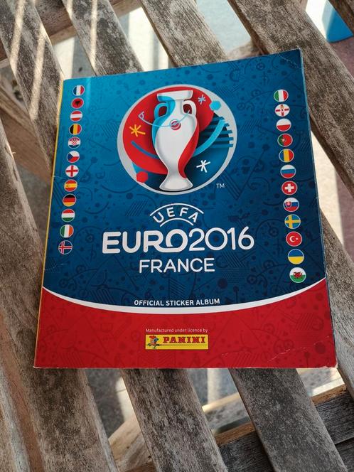 Panini album EURO 2016: volledig met alle 16 cola stickers, Hobby en Vrije tijd, Gezelschapsspellen | Overige, Zo goed als nieuw
