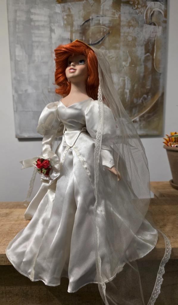 Poupée disney, Verzamelen, Disney, Zo goed als nieuw, Beeldje of Figuurtje, Overige figuren, Ophalen