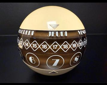 Calendrier perpétuel sphere vintage annee 70  beschikbaar voor biedingen