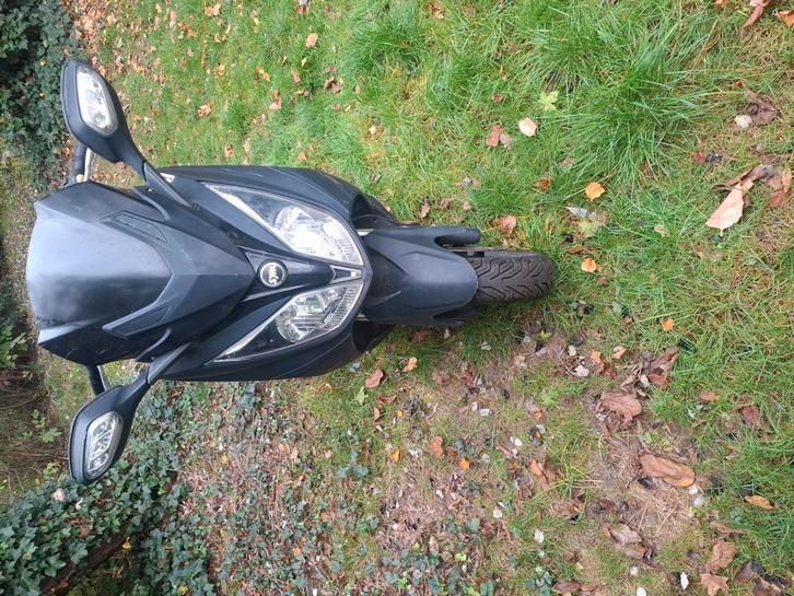 Sym GTS sport 125cc, Fietsen en Brommers, Scooters | SYM, Zo goed als nieuw, Ophalen