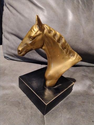 Bronzen paardenhoofd beschikbaar voor biedingen