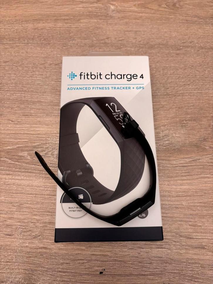 Fitbit Charge 4 - GPS, Hartslagmeting & Activiteitstracker, Sport en Fitness, Hartslagmeters, Zo goed als nieuw, Waterdicht, Ophalen