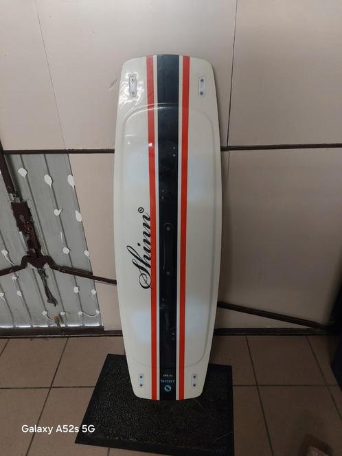 Planche shinn monk 132x41, Watersport en Boten, Kitesurfen, Ophalen