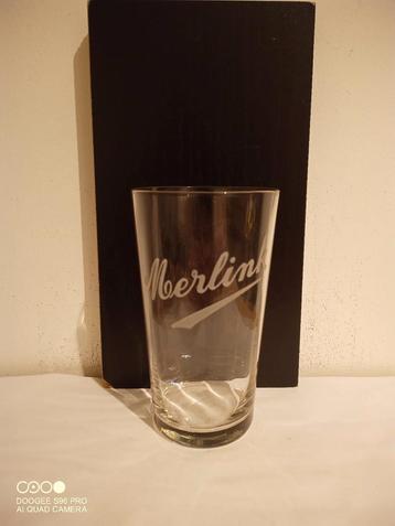 Oud acide bierglas Merlink met facetten beschikbaar voor biedingen