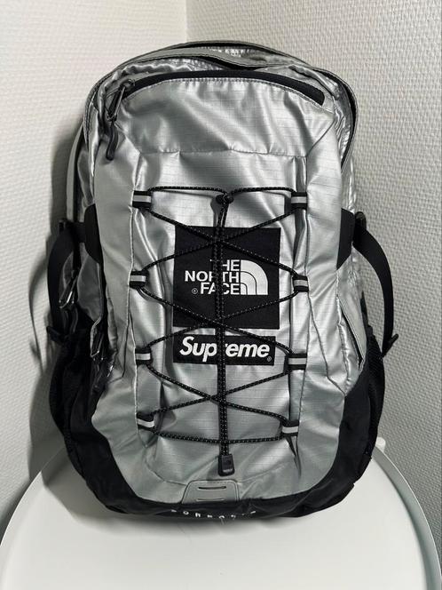 Supreme x The North face metallic backpack 2018, Handtassen en Accessoires, Tassen | Rugtassen, Zo goed als nieuw, Ophalen of Verzenden