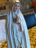Fatima maagd Maria in beige kleur in biscuit., Antiek en Kunst, Antiek | Religieuze voorwerpen, Ophalen