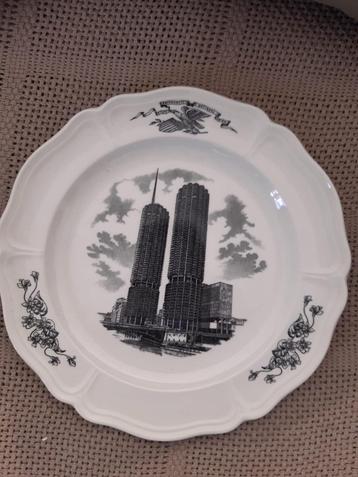 Assiette commémorative Chicago Landmark Marina City-Wedgwood beschikbaar voor biedingen