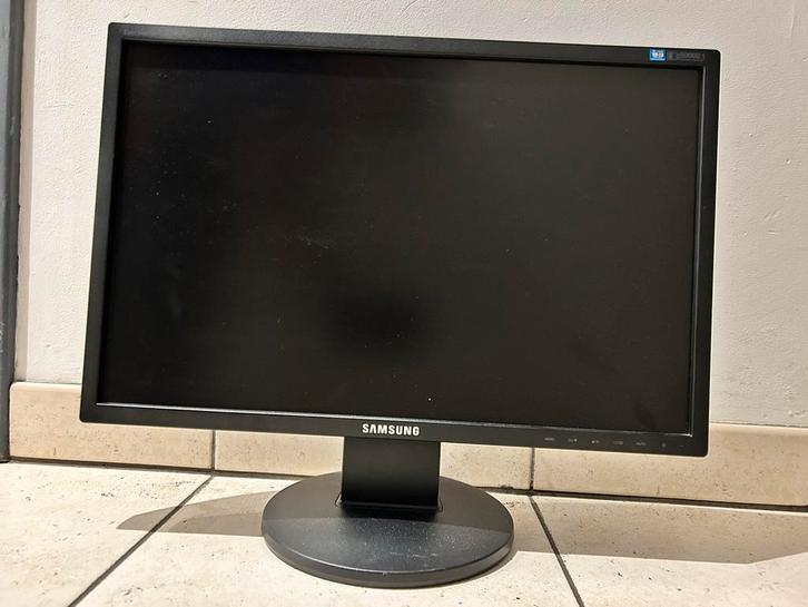 2x Samsung 22” monitor, Computers en Software, Monitoren, Gebruikt, VGA, Gaming, Overige resoluties, 5 ms of meer, Ophalen