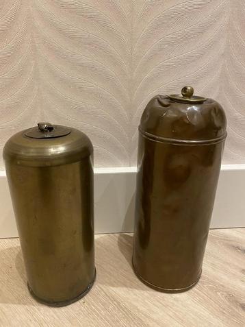 2 carafes en cuivre fabriquées à partir de douilles à grenad
